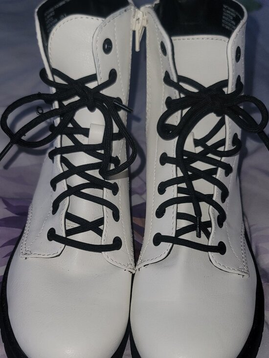 Time and Tru Shoes - White Boots